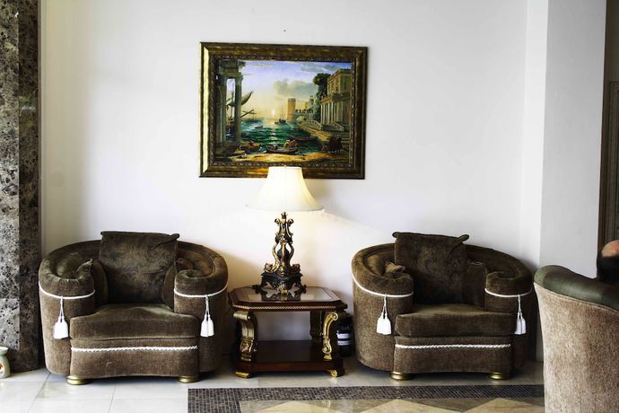 Imagen de los interiores del Hotel Four Seasons Place. Foto 19