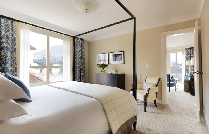 Imagen de la habitación del Hotel Four Seasons Prague. Foto 10