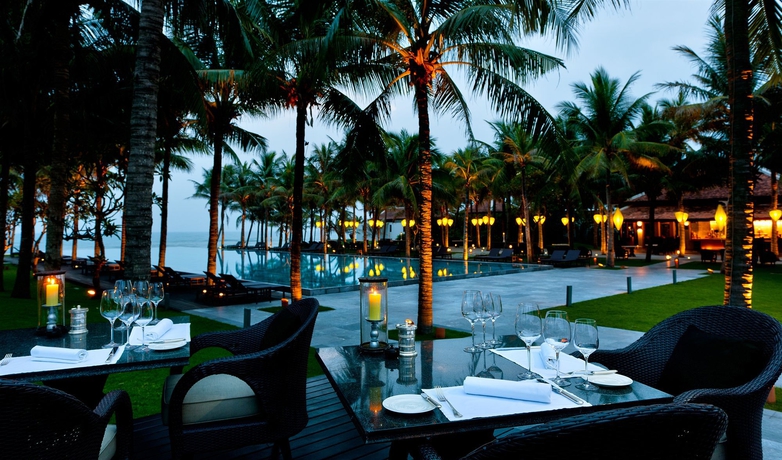 Imagen del bar/restaurante del Hotel Four Seasons Resort The Nam Hai, Hoi An, Vietnam. Foto 3