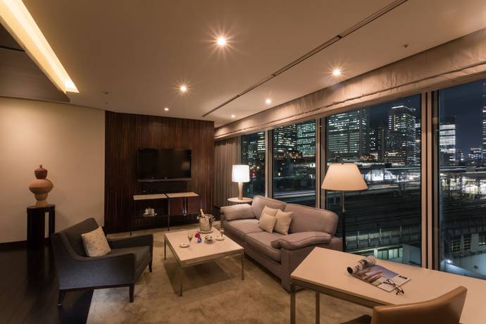 Imagen de la habitación del Hotel Four Seasons Tokyo At Marunouchi. Foto 2