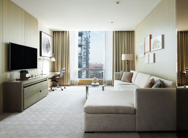 Imagen de la habitación del Hotel Four Seasons Toronto. Foto 9