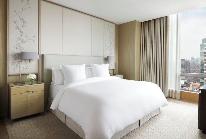 Imagen de la habitación del Hotel Four Seasons Toronto. Foto 10