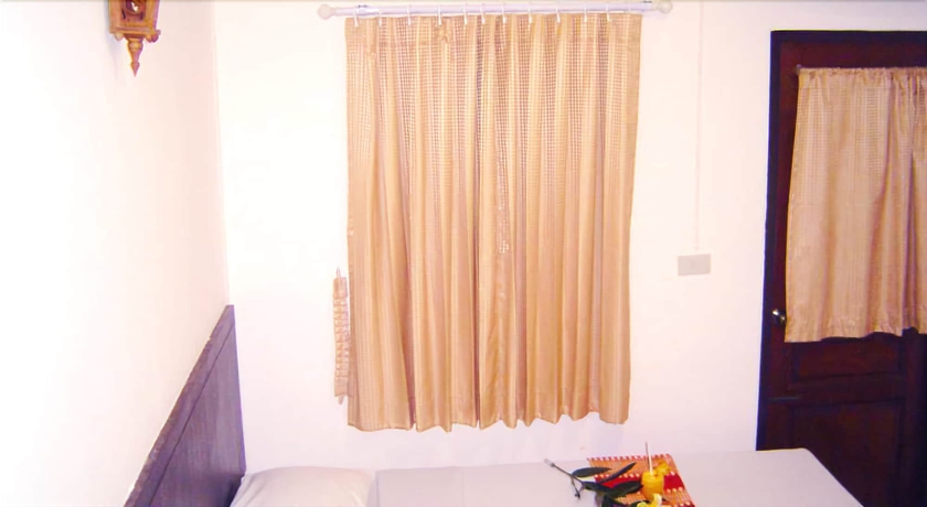 Imagen de la habitación del Hotel Four Sons Village. Foto 3