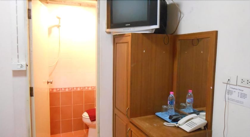 Imagen de la habitación del Hotel Four Sons Village. Foto 9