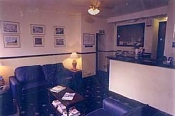 Imagen de los exteriores del Hotel Four Stars. Foto 4