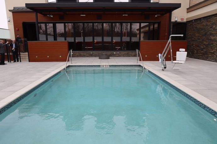 Imagen de la piscina del Hotel Four Winds Casino South Bend. Foto 17