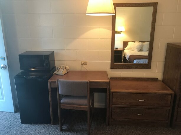 Imagen de la habitación del Hotel Four Winds Motel. Foto 18