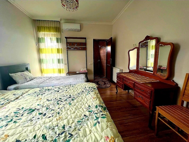 Imagen de la habitación del Hotel Four seasons in Kutaisi. Foto 5