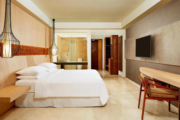 Imagen de la habitación del Hotel Fourpoints By Sheraton Bali Ungasan ( Formerly Ungasan Bay View Hotel and Convention Bali ). Foto 5