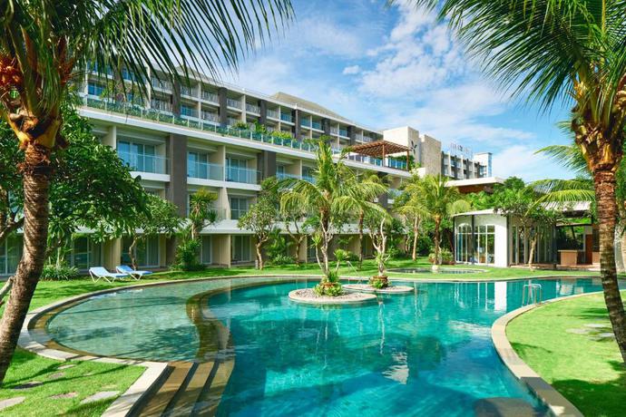 Imagen de la piscina del Hotel Fourpoints By Sheraton Bali Ungasan ( Formerly Ungasan Bay View Hotel and Convention Bali ). Foto 17