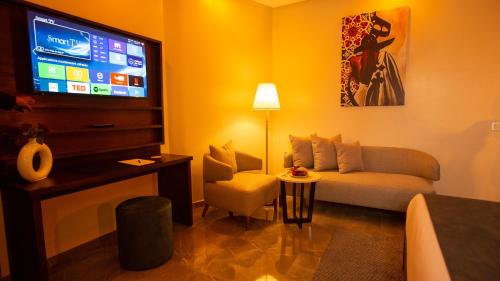 Imagen de la habitación del Hotel Fourteen Ain Sebaa. Foto 14