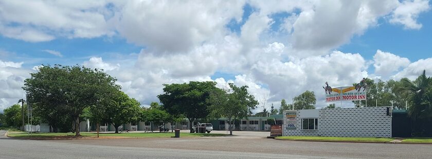 Imagen de los exteriores del Hotel Fourth Avenue Motor Inn. Foto 23