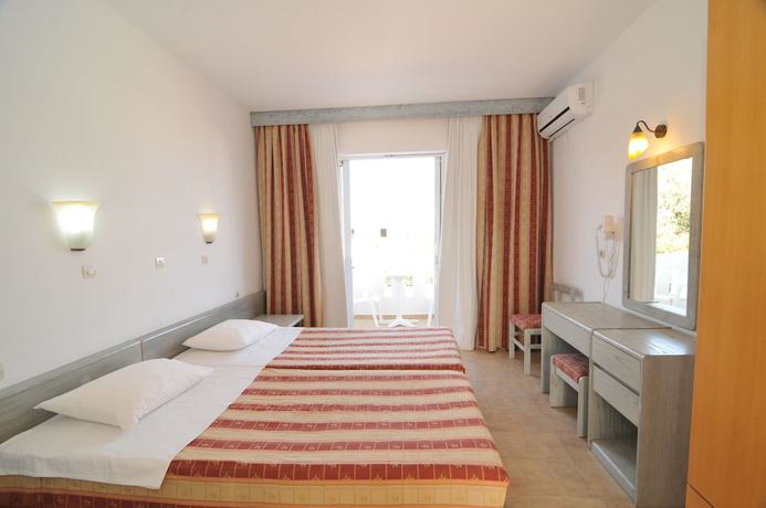Imagen de la habitación del Hotel Fourtounis. Foto 12