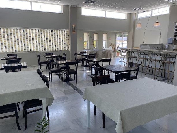 Imagen del bar/restaurante del Hotel Fourtounis. Foto 8