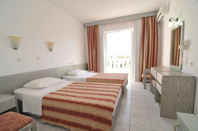 Imagen de la habitación del Hotel Fourtounis. Foto 15