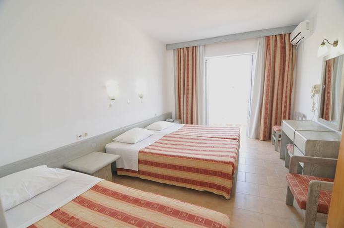 Imagen de la habitación del Hotel Fourtounis. Foto 16