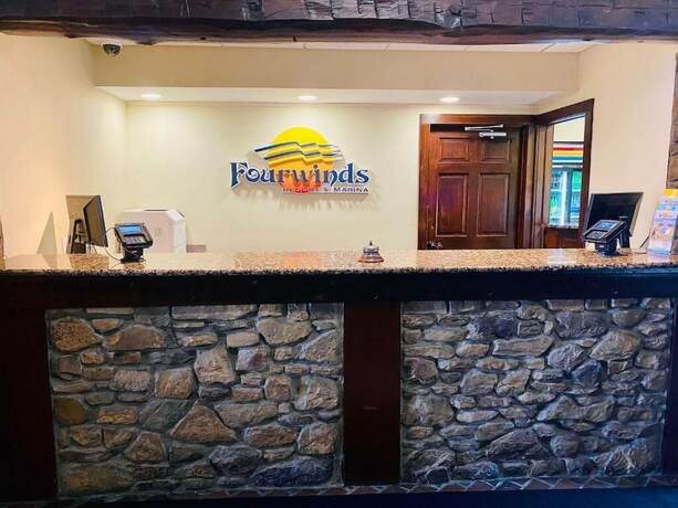 Imagen general del Hotel Fourwinds Lakeside Inn And Marina. Foto 12