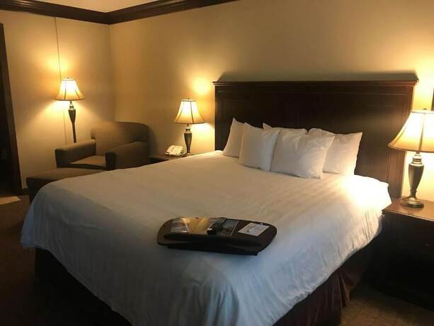 Imagen general del Hotel Fourwinds Lakeside Inn And Marina. Foto 14