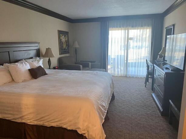 Imagen de la habitación del Hotel Fourwinds Lakeside Inn And Marina. Foto 15