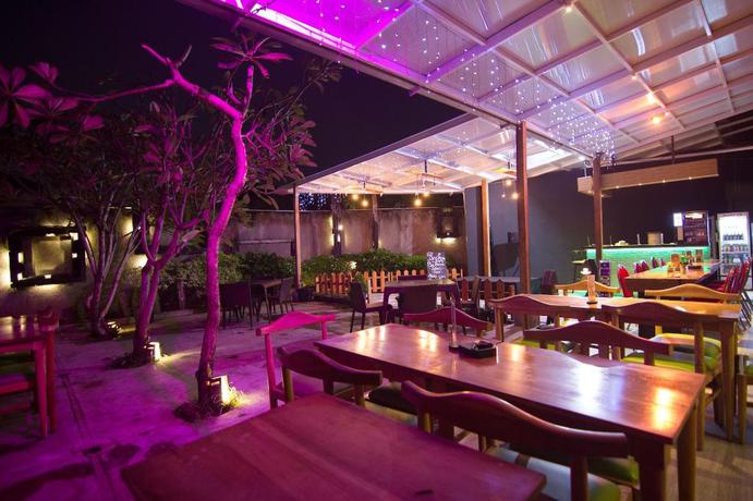 Imagen del bar/restaurante del Hotel Fovere Puri Semarang. Foto 5
