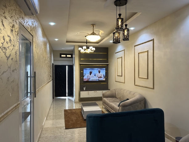 Imagen de la habitación del Hotel Fowaa Lux. Foto 9
