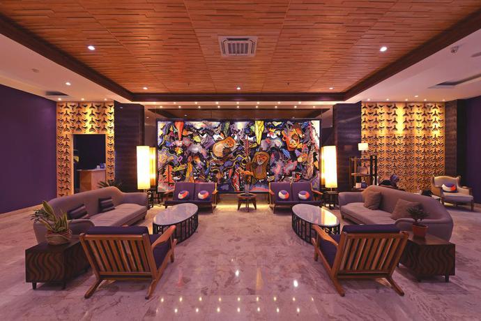 Imagen de los interiores del Hotel Fox Harris City Center Bandung. Foto 8