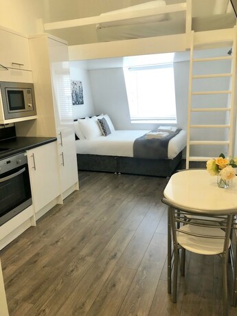 Imagen de la habitación del Hotel Fox House, Studio Apartments. Foto 19