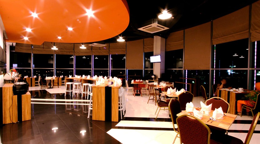 Imagen del bar/restaurante del Hotel Fox Lite Metro Indah Bandung. Foto 3