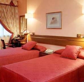 Imagen de la habitación del Hotel Foxa 25. Foto 3