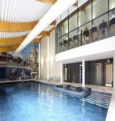 Imagen general del Hotel Foxhills Club And Resort Woking. Foto 2