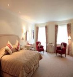 Imagen general del Hotel Foxhills Club And Resort Woking. Foto 3