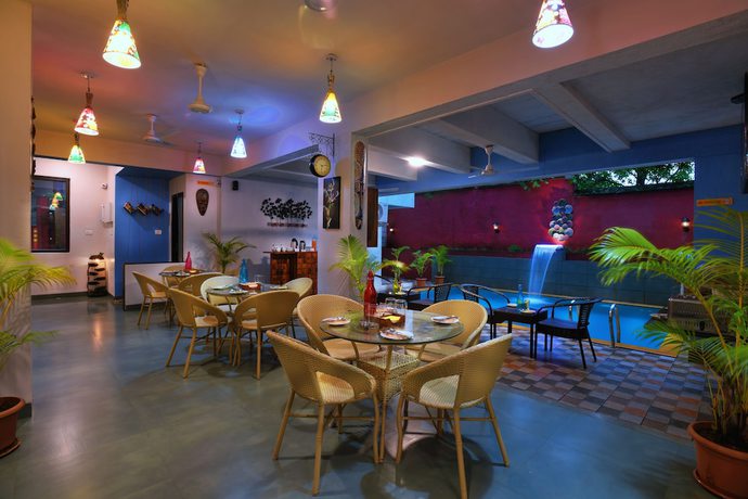 Imagen del bar/restaurante del Hotel Foxoso Sonnet, Anjuna Goa. Foto 3