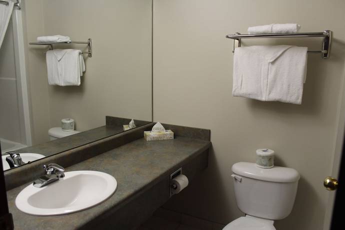 Imagen de la habitación del Hotel Foxwood Inn and Suites, Fox Creek. Foto 8