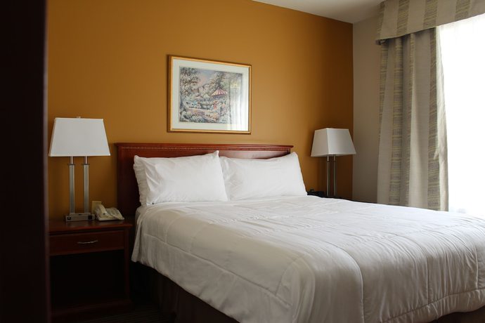 Imagen de la habitación del Hotel Foxwood Inn and Suites, Fox Creek. Foto 9