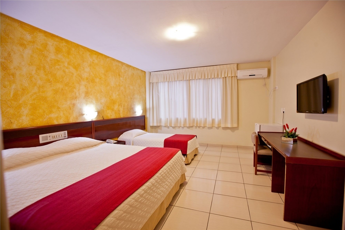 Imagen de la habitación del Hotel Foz Plaza. Foto 4