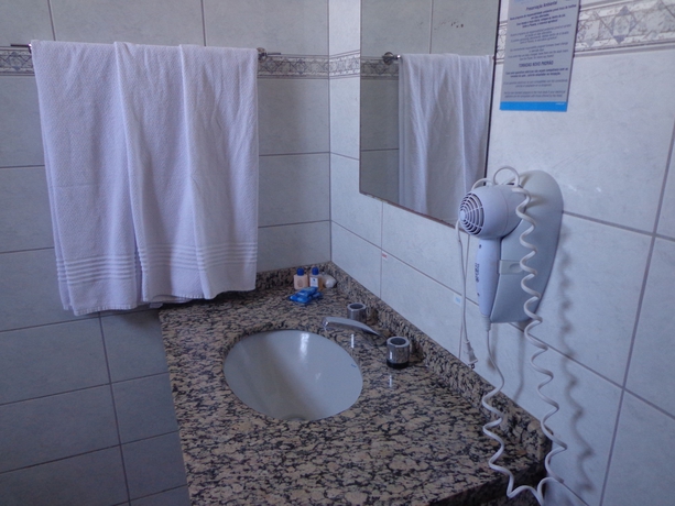 Imagen de la habitación del Hotel Foz Presidente Economic. Foto 4