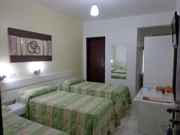 Imagen de la habitación del Hotel Foz Presidente Economic. Foto 8