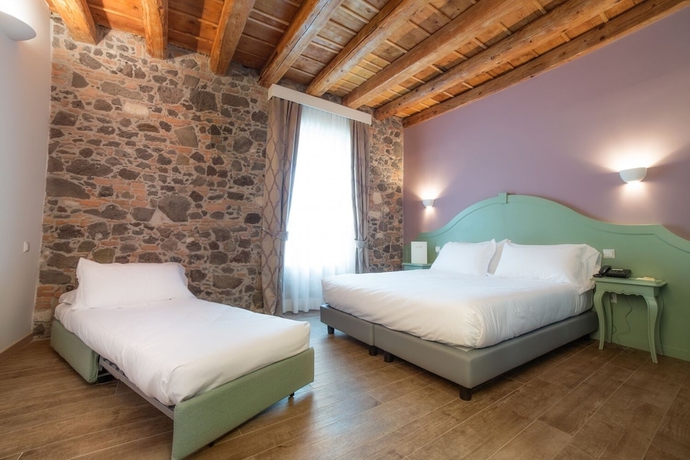 Imagen de la habitación del Hotel Fracanzana. Foto 10