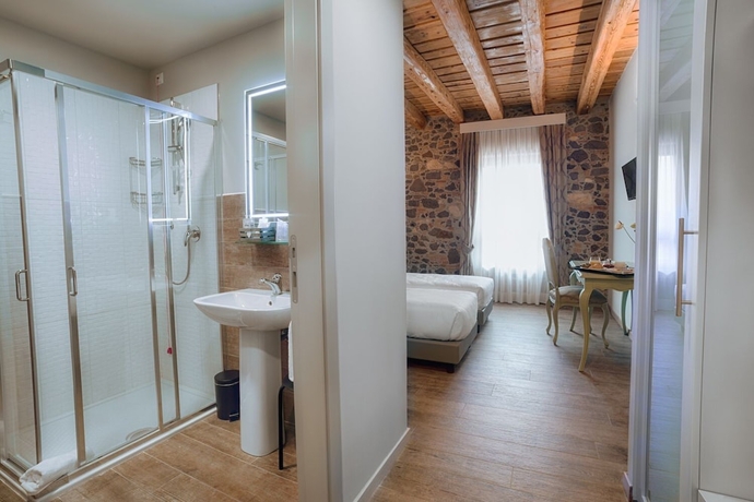 Imagen de la habitación del Hotel Fracanzana. Foto 12