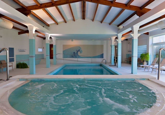 Imagen de la piscina del Hotel Fraga Do Eume. Foto 18