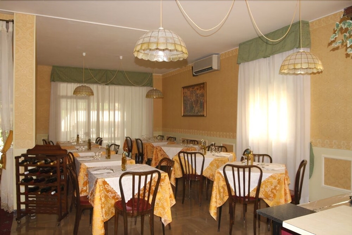 Imagen del bar/restaurante del Hotel Franca, Riolo Terme. Foto 3