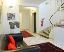 Imagen de la habitación del Hotel Francais. Foto 4