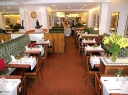 Imagen del bar/restaurante del Hotel Francais. Foto 2