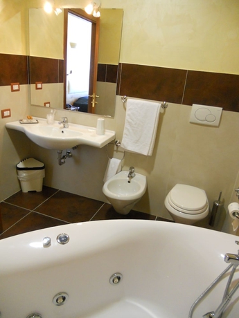 Imagen de la habitación del Hotel Francalancia Country Resort. Foto 10