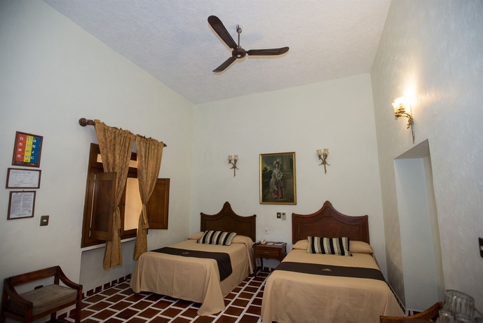 Imagen de la habitación del Hotel Frances. Foto 12