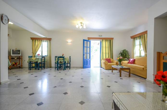 Imagen de los interiores del Hotel Francesca. Foto 16