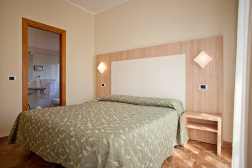 Imagen general del Hotel Francesco, Desenzano del Garda. Foto 1