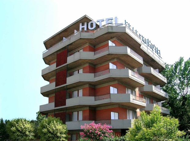 Imagen de los interiores del Hotel Franchi. Foto 14