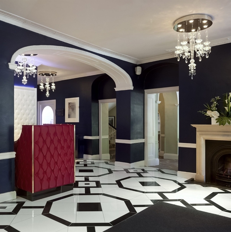 Imagen de los interiores del Hotel Francis Bath. Foto 15