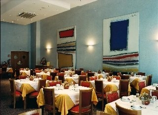Imagen del bar/restaurante del Hotel Francis, Beja. Foto 8